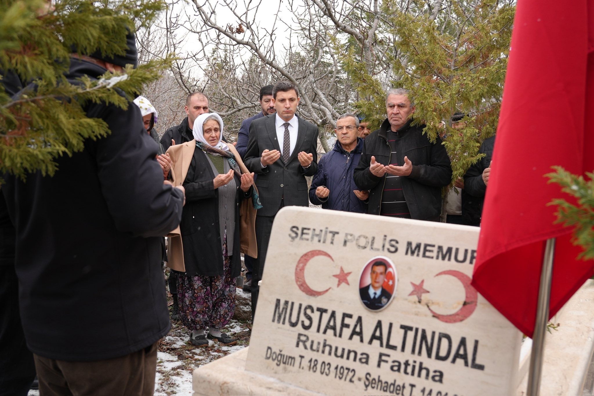 Kaymakam şehit kabrine ve ailesine ziyarette bulundu