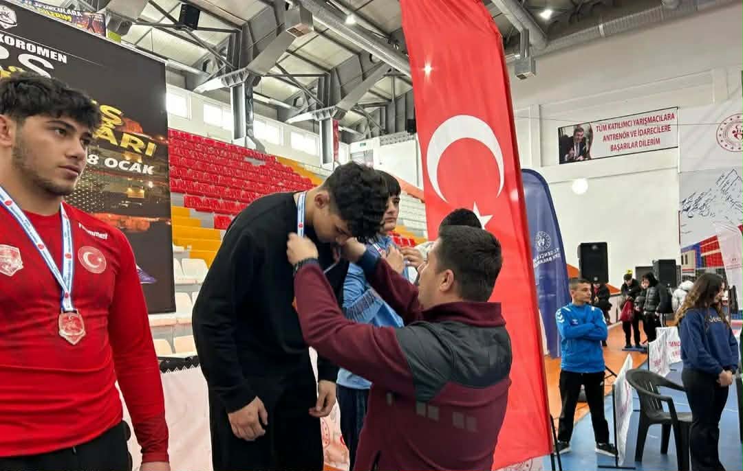 U-17 Serbest ve grekoromen Grup Güreş müsabakaları tamamlandı
