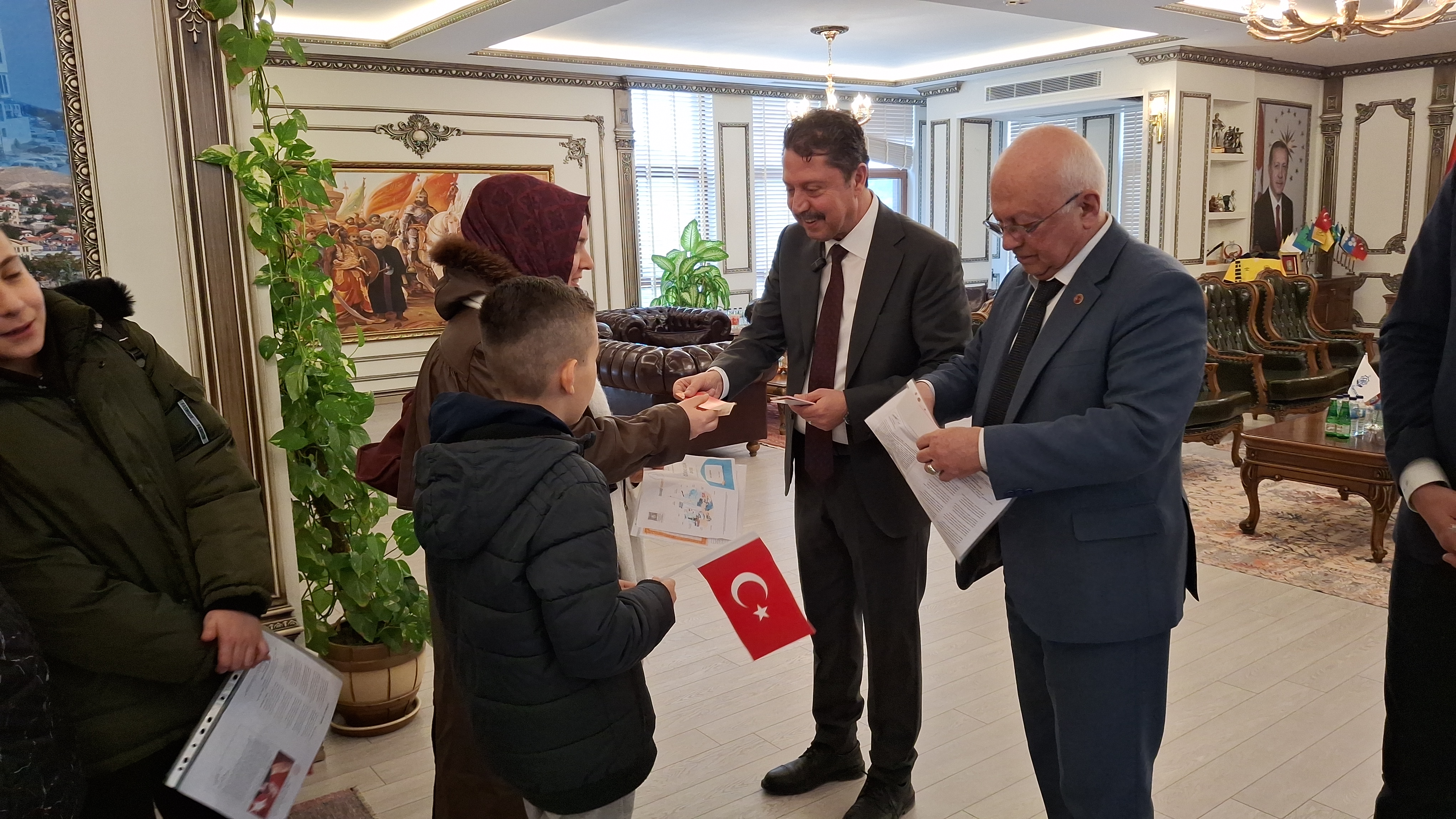 Beypazarı Belediyesi’nden yarıyıl tatilinde çocuklara sinema hediyesi