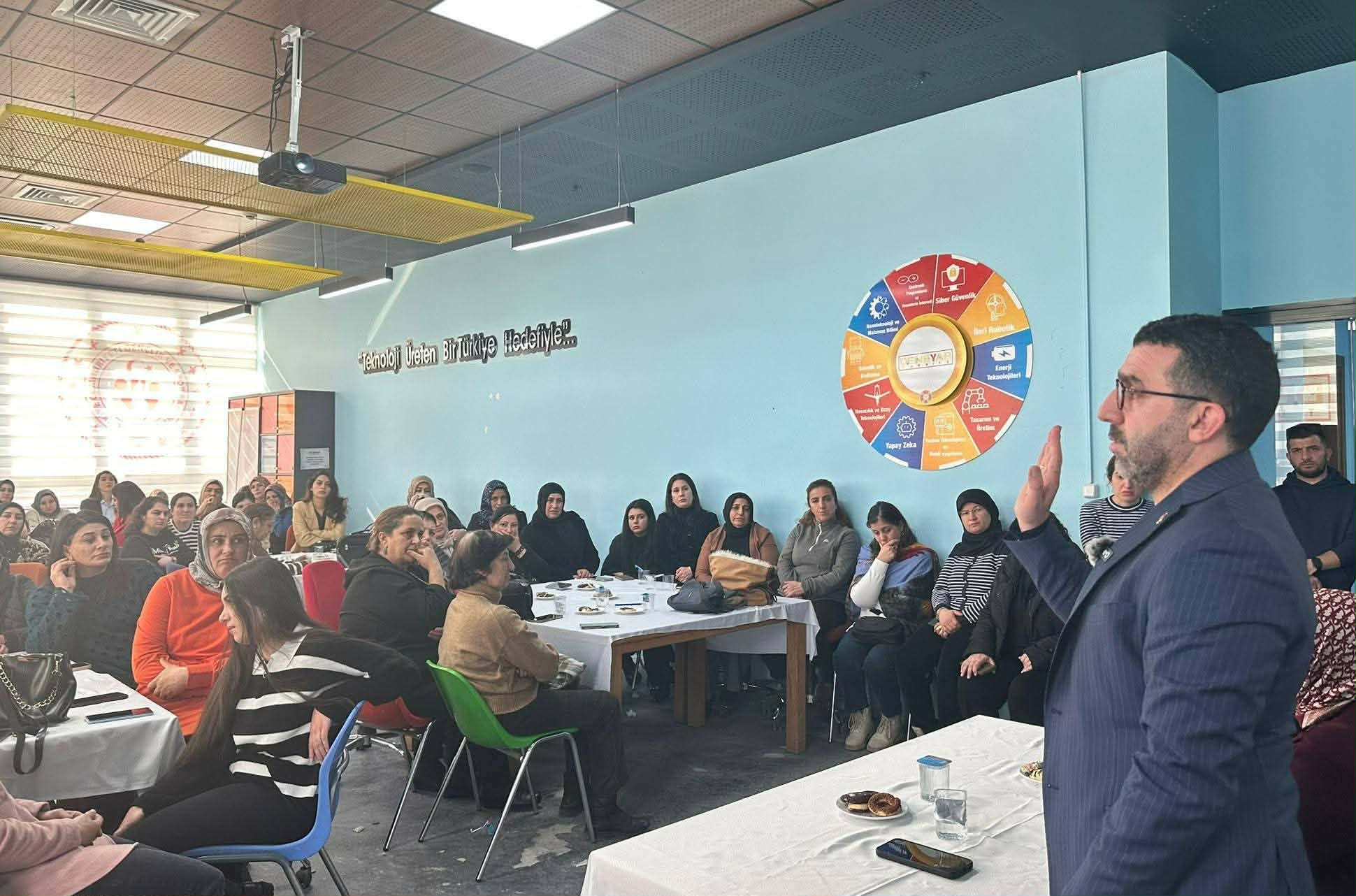 AK Parti Kars Milletvekili Adem Çalkın, “Köklerden Geleceğe Kadın Çalıştayı”na katıldı