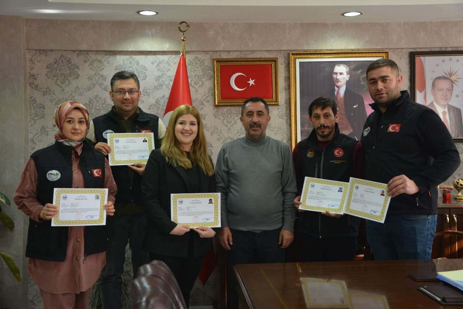 Vali Ziya Polat'tan Özel İdare personellerine başarı belgesi verildi