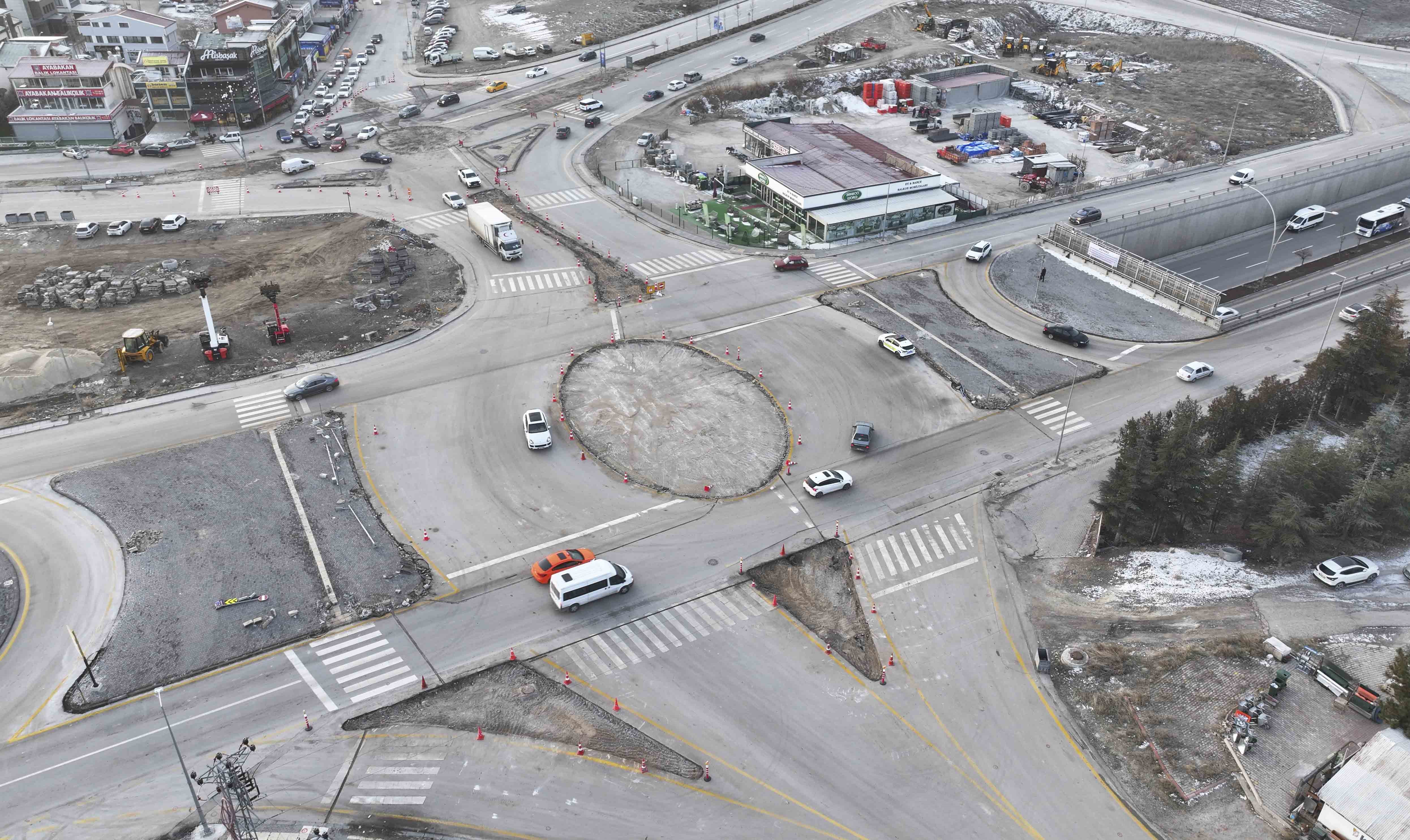 ABB’den, trafiğe nefes aldıran çalışma: Yaşamkent kavşak düzenleme çalışması