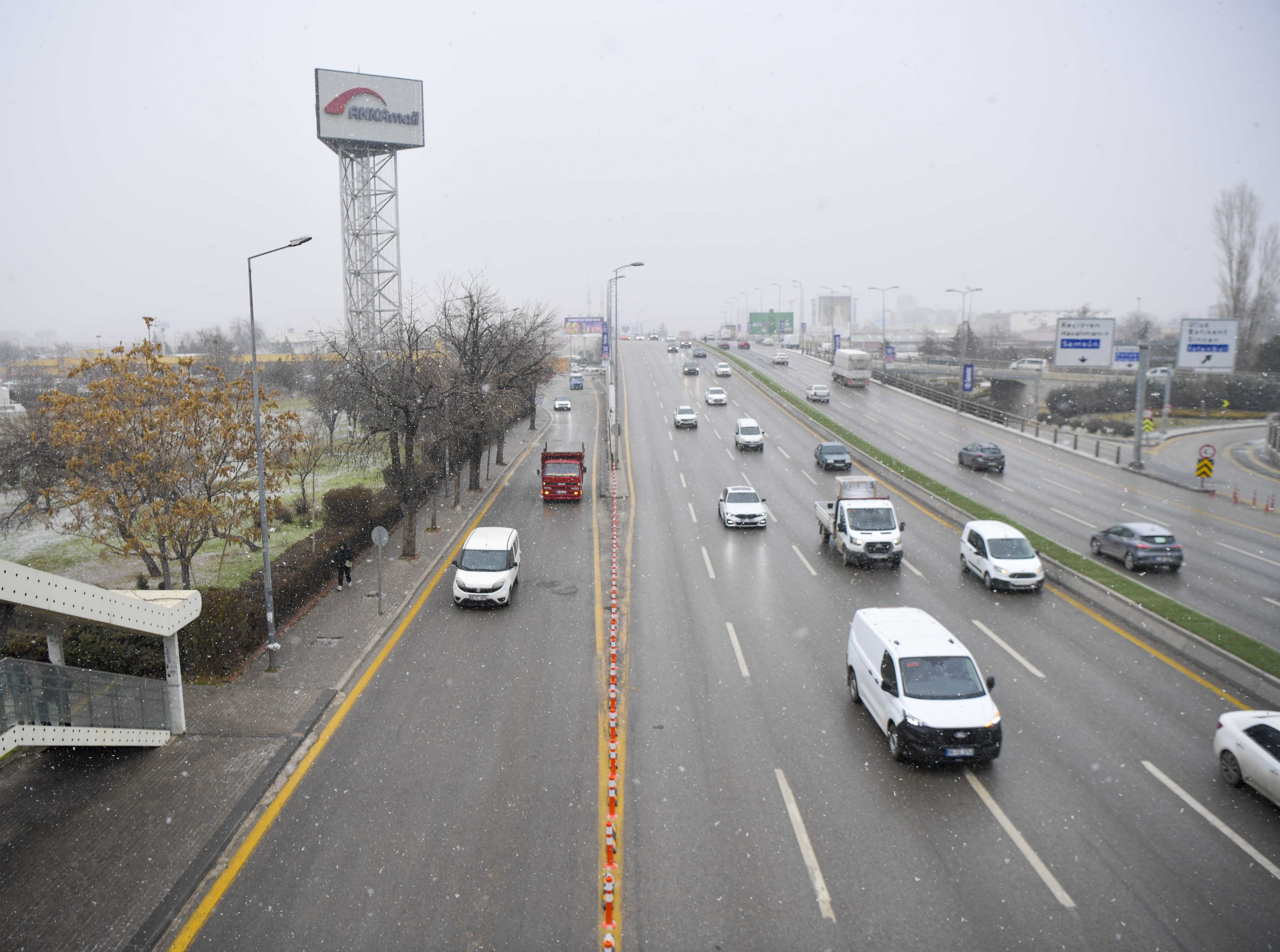 ABB AVM önlerinde oluşan trafik sorununu çözmek için sahada