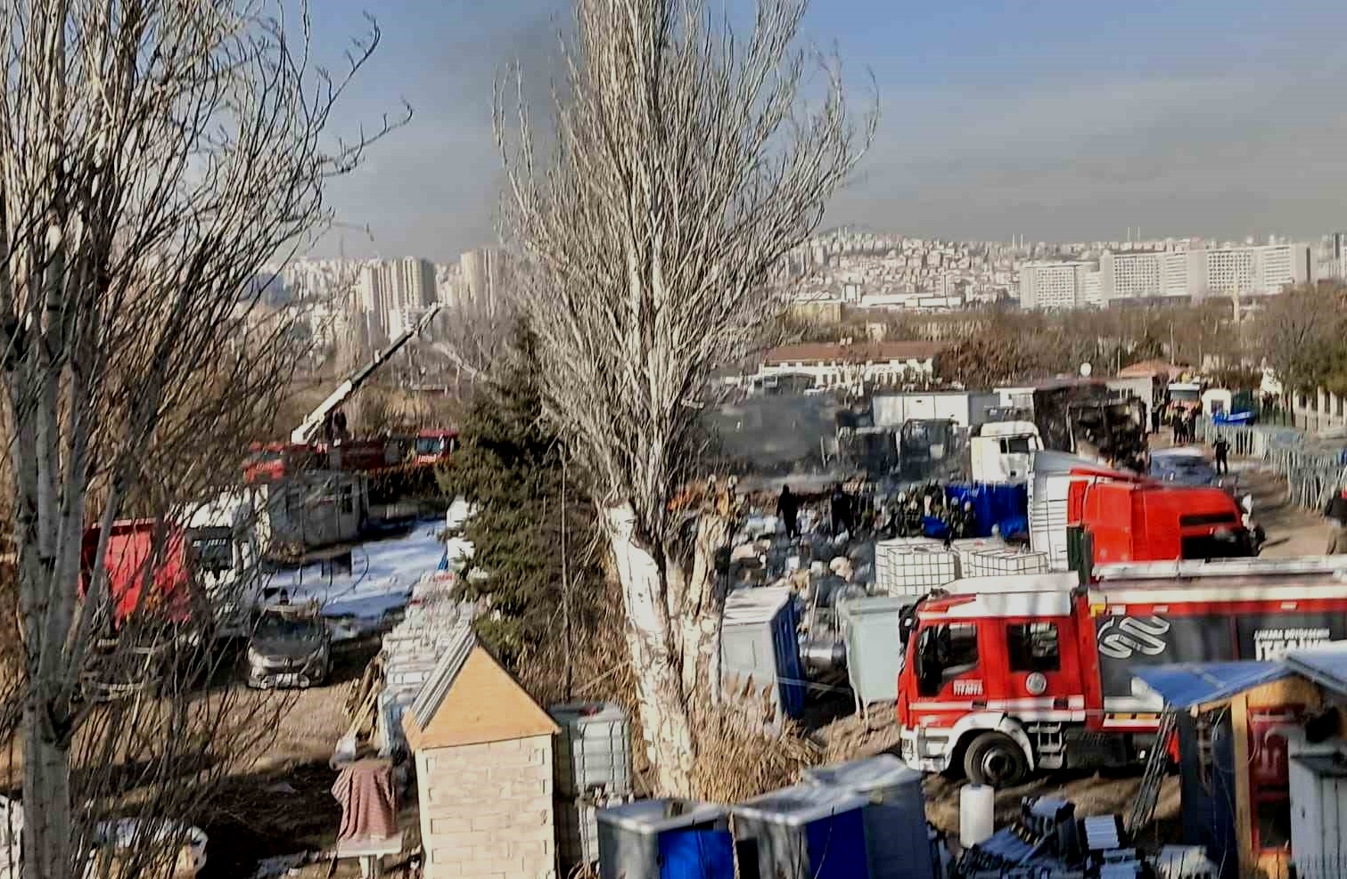 Ankara Emniyet Yenimahalle yediemin otoparkında yangın çıktı