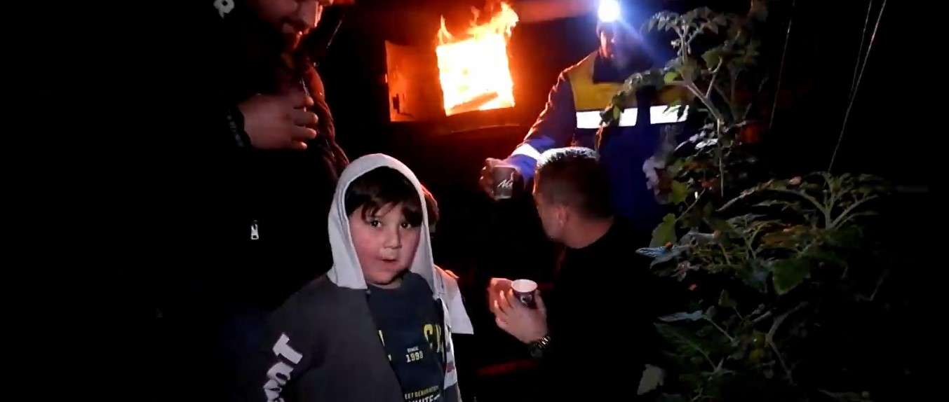 Finike ve yöresinde don nöbeti: Çiftçiler gece boyu serada bekledi
