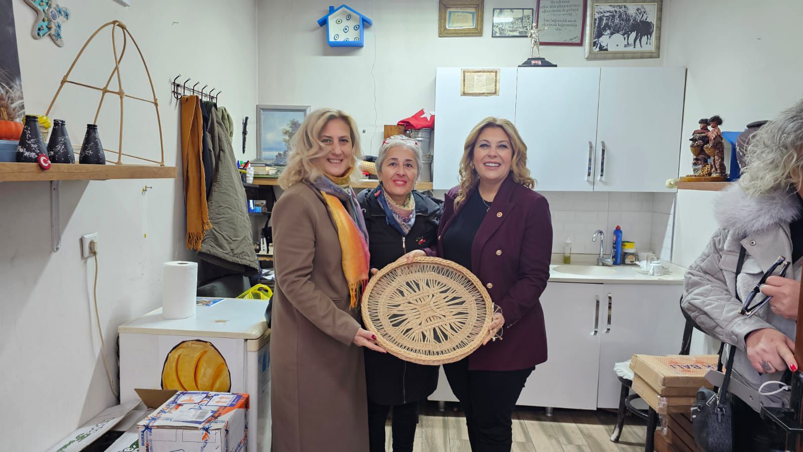 Elvan Işık Gezmiş Giresun'un sorunlarını dinliyor