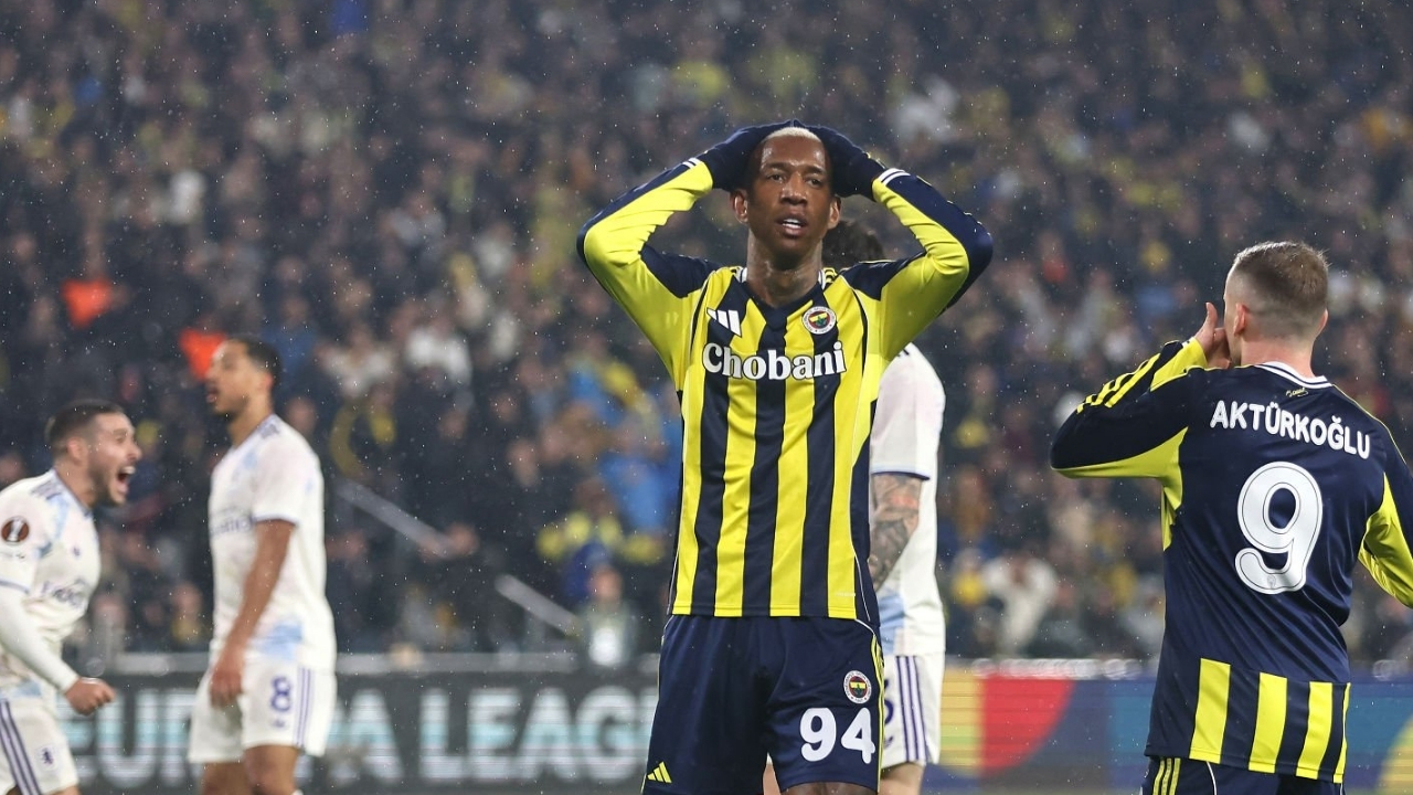 Fenerbahçe evinde Aston Villa'ya tek golle mağlup oldu