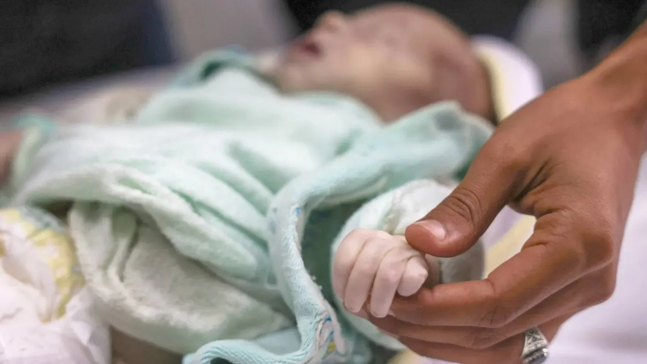 Gazze’de 12 günlük bebek soğuktan hayatını kaybetti