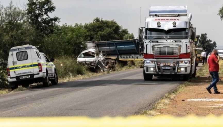 Güney Afrika’da okul servisi ile kamyon çarpıştı: 14 öğrenci hayatını kaybetti