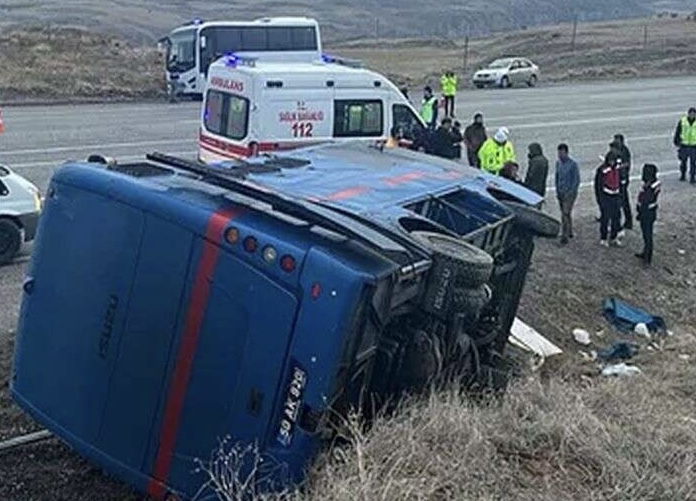 Kağıthane’de cezaevi nakil aracı devrildi: 19 yaralı
