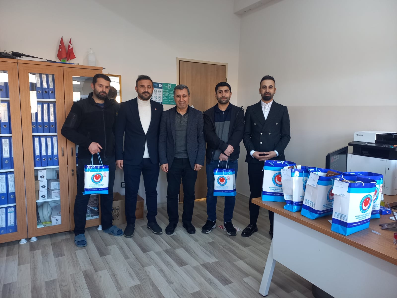 Sahada Varız Üyemizin Yanındayız