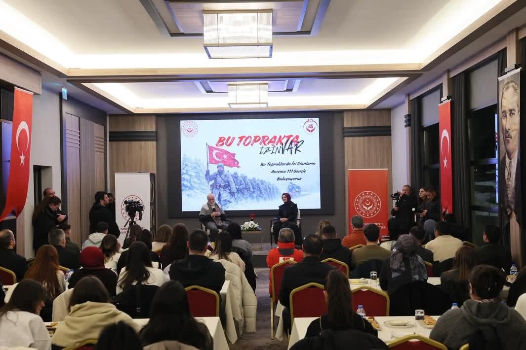 Sarıkamış’ta "Vatan Sevgisi" buluşması: Bakan Göktaş ve Hasan Kaçan gençlerle bir araya geldi