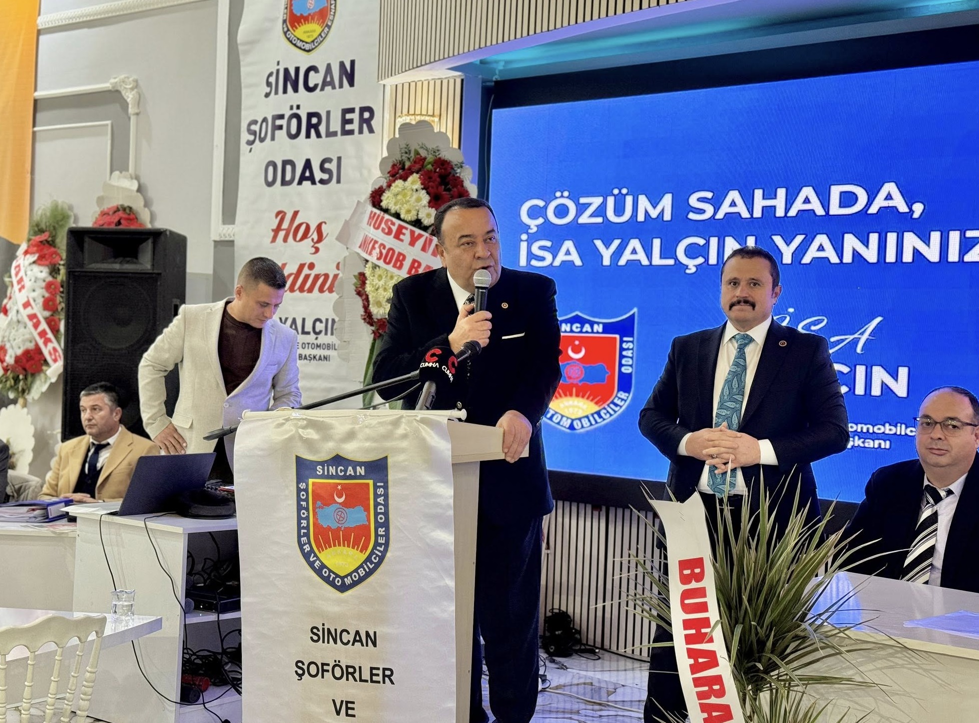Sincan Kamyoncular ve Şoförler Esnaf Odası Başkanı İsa Yalçın güven tazeledi