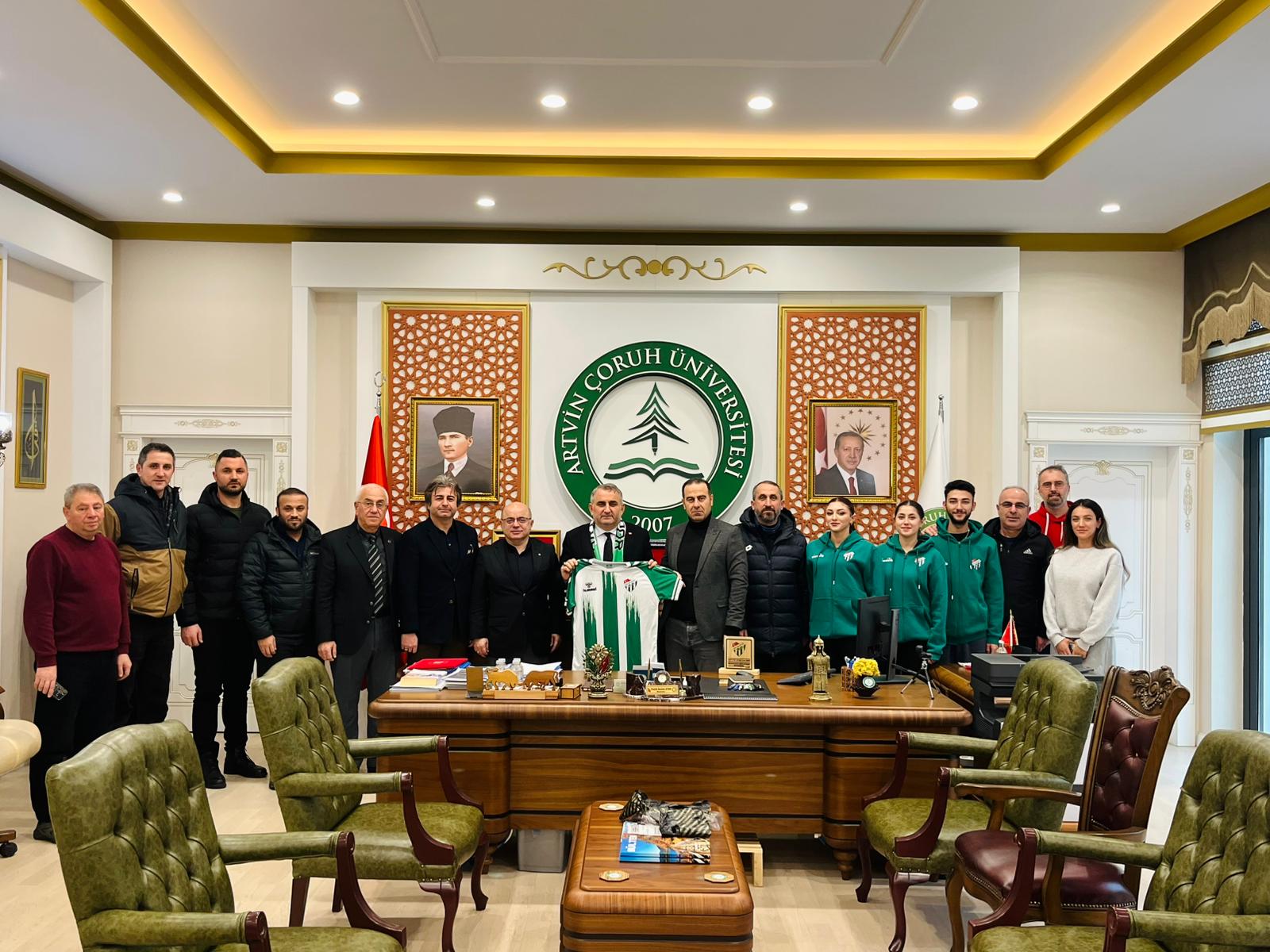 Artvinspor’dan AÇÜ Rektörü Prof. Dr. Aydın’a ziyaret