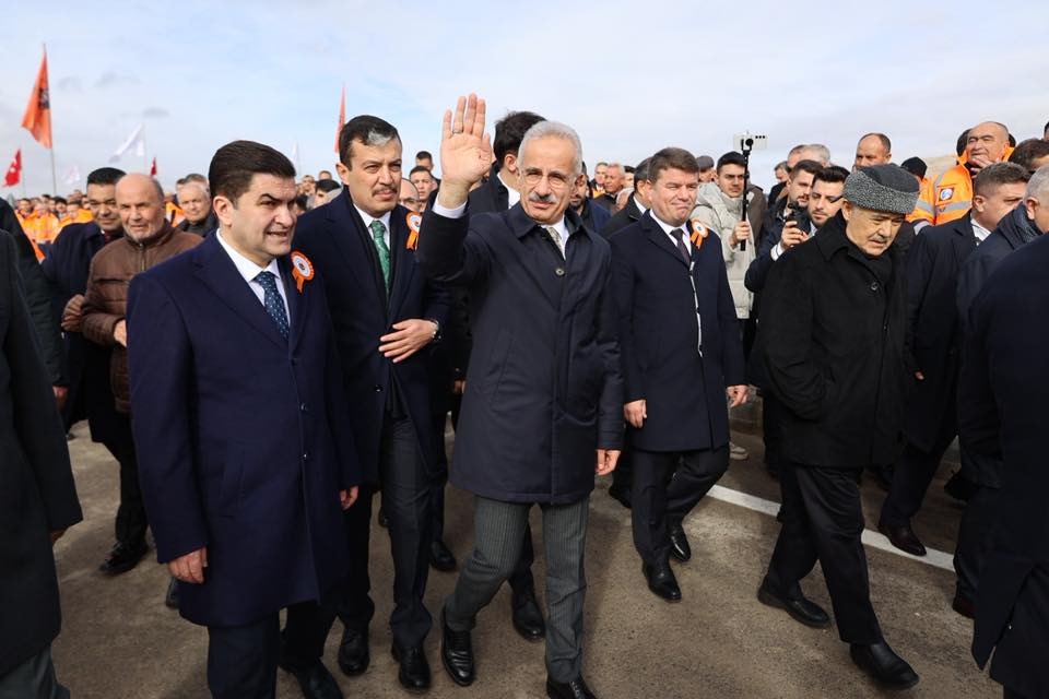 Bakan Uraloğlu Aksaray-Ortaköy Çevre Yolunu açtı: Yıllık 141 milyon lira tasarruf sağlanacak