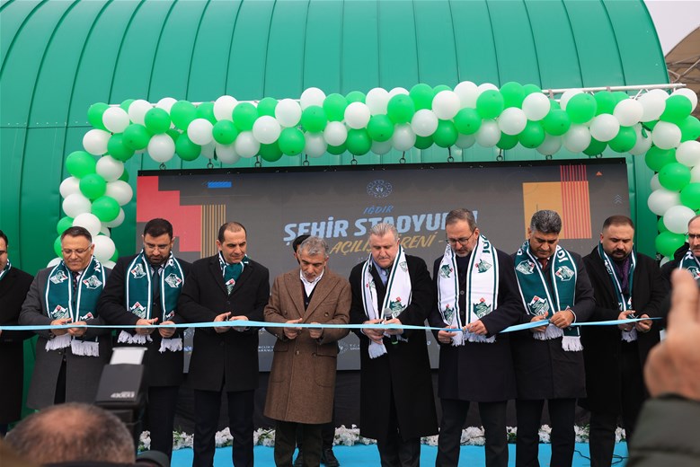 Bakan Bak, Iğdır Şehir Stadyumunun açılışını yaptı