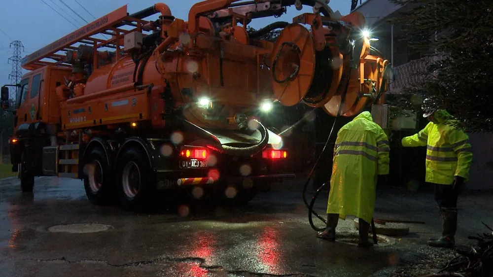 ASKİ yağmurda 492 iş makinesi ve bin 672 personel ile çalıştı