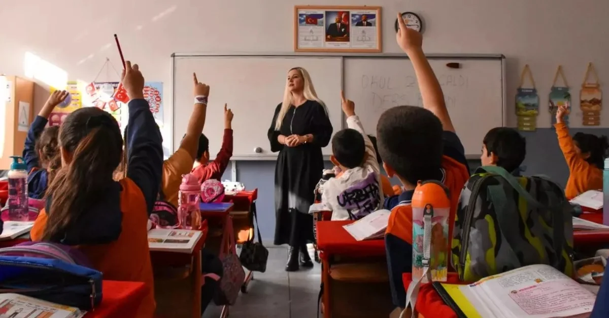 MEB’den sözleşmeli öğretmenler için ek atama