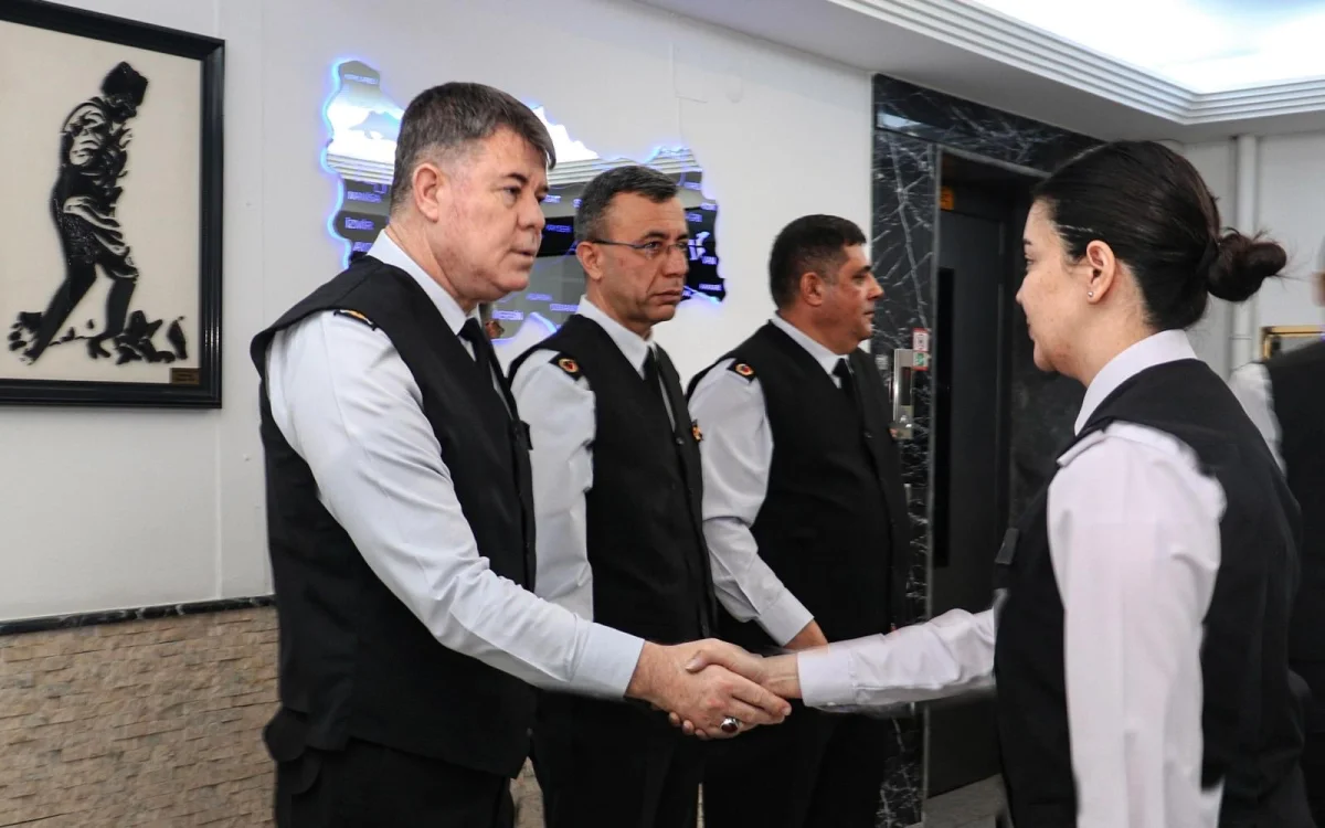 Bursa İl Jandarma Komutalı Tümgeneral İdris Tataroğlu personelle bayramlaştı