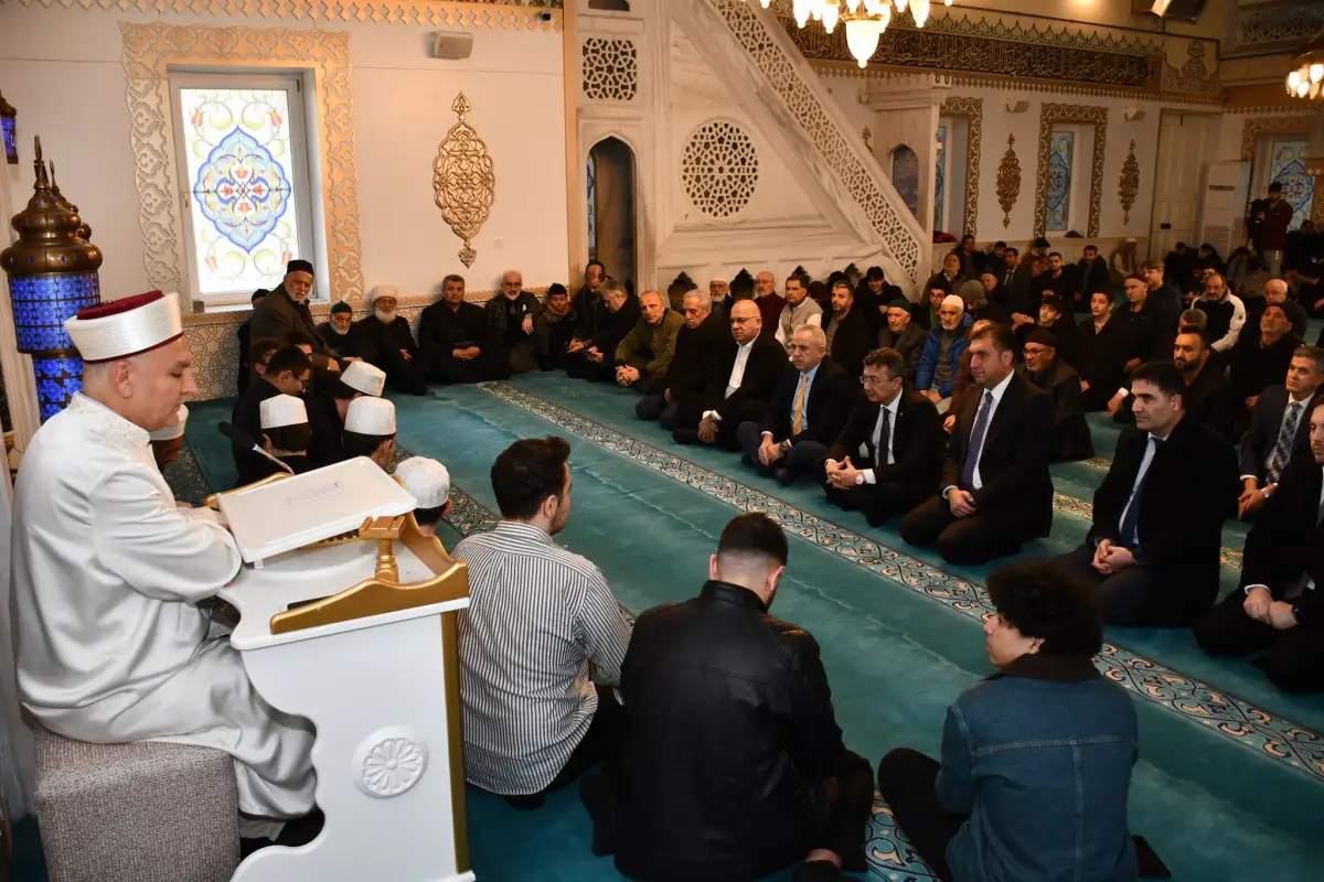 Şehit Öğretmen Fatma Nur Çelik için hatim duası