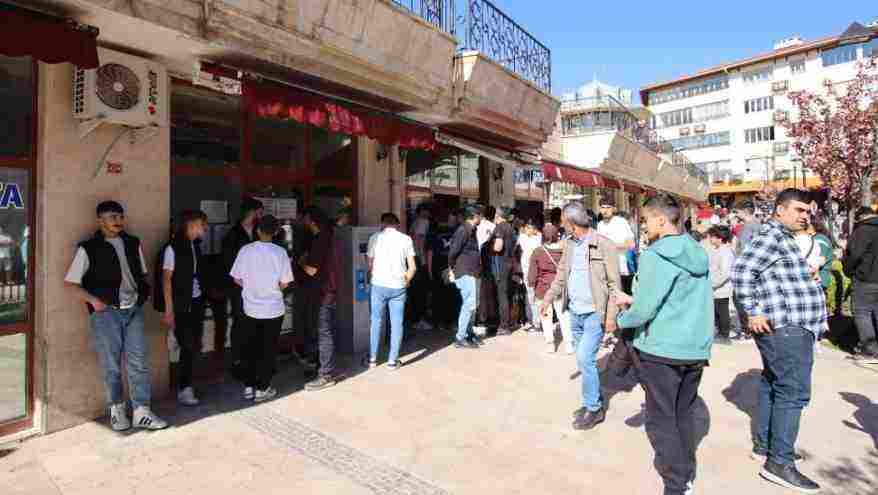 Sivasspor taraftarından ücretsiz biletlere yoğun ilgi